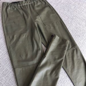 BCBG Maxazria Faux Leather leggings XS